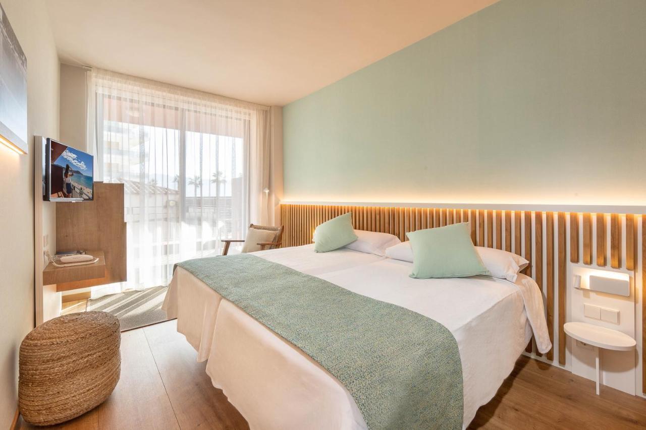 Premium Tweepersoonskamer met 1 of 2 Bedden, Zijdelings Uitzicht op de Zee en Toegang tot de Spa
