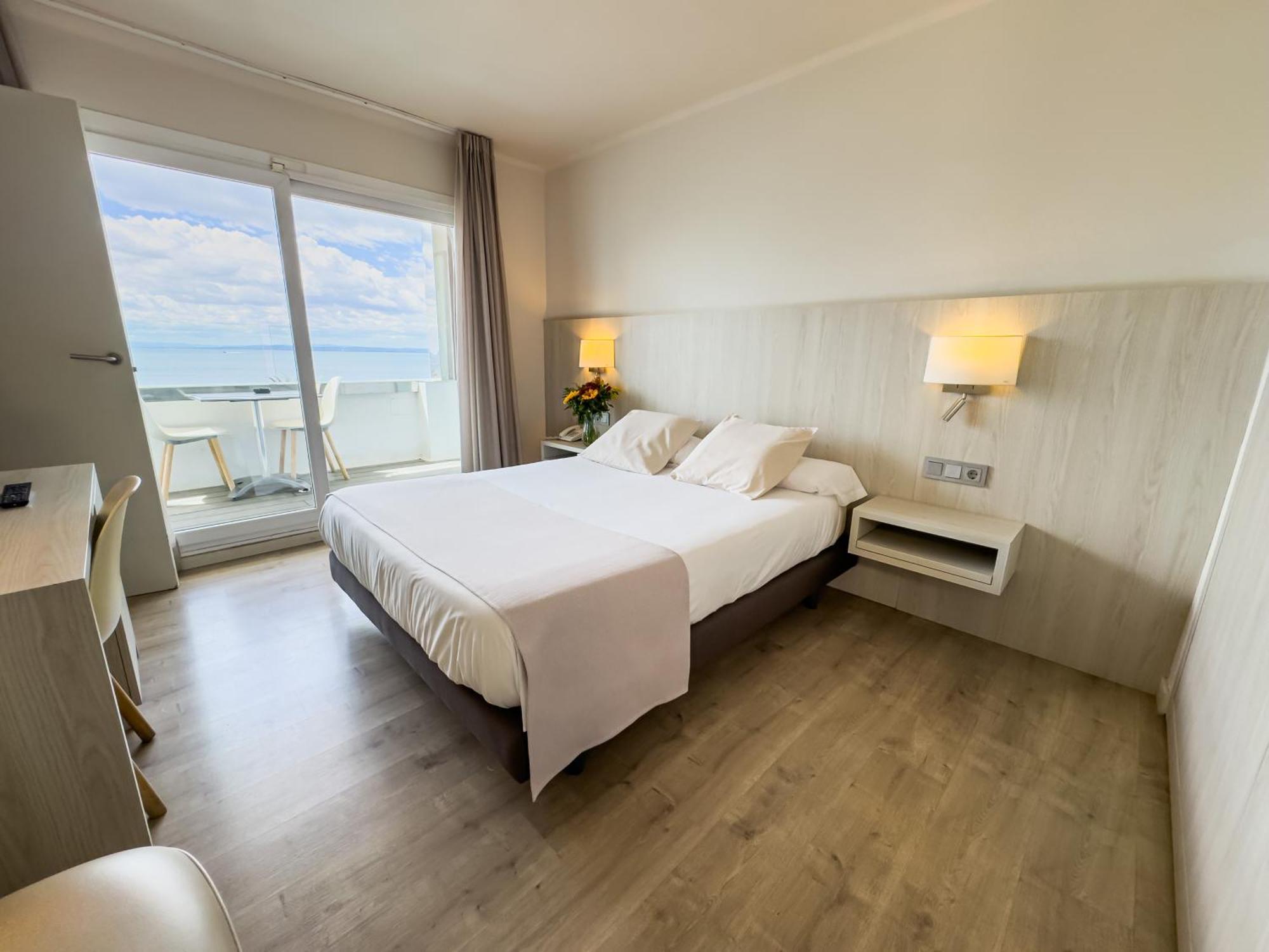 Deluxe Tweepersoonskamer met 1 of 2 Bedden en Uitzicht op Zee